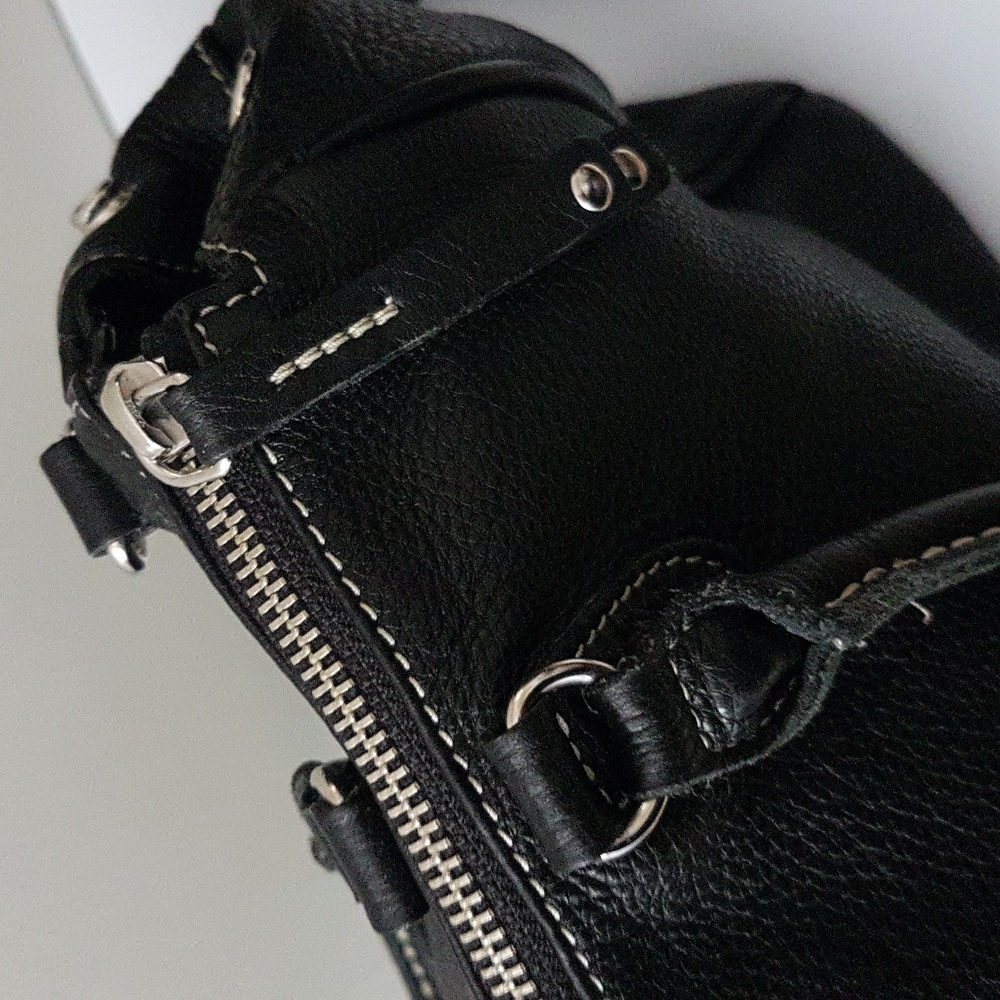 Roots Black Leather Handbag - Picture 6 of 13